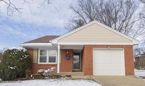 8813 Doe Run Ct, Louisville, KY 40242