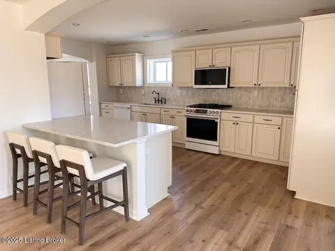 418 Washburn Ave, Louisville, KY 40222