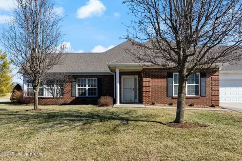 10401 Pine Glen Cir, Louisville, KY 40291