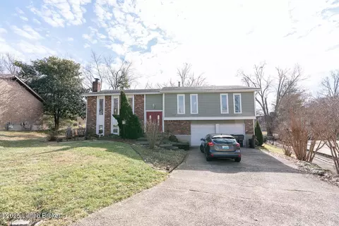 8502 Bronzewing Ct, Jeffersontown, KY 40299