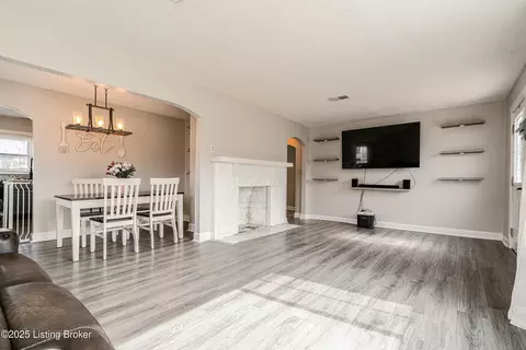 6613 W Orell Rd, Louisville, KY 40272