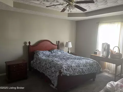 Bedroom - 125 Oak Dr, Springfield, KY 40069 photo 1 of 2