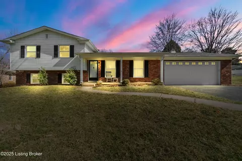 211 Lanark Dell, Louisville, KY 40243