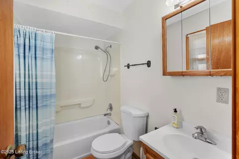 Bath - 638 Brownsboro Rd, Pendleton, KY 40055 photo 3 of 4