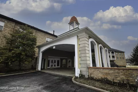 5701 Coach Gate Wynde #52, Louisville, KY 40207