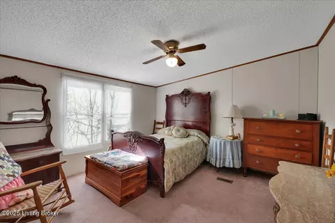 Bedroom - 1008 Pattons Creek Rd, Pendleton, KY 40055 photo 1 of 4