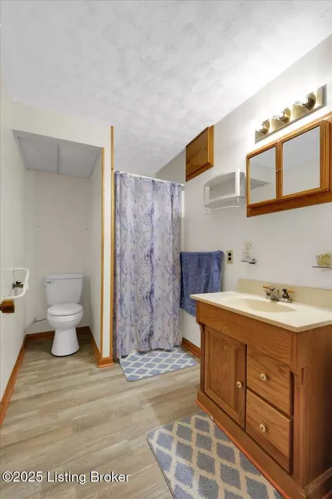 Bath - 1180 Pattons Creek Rd, Pendleton, KY 40055 photo 5 of 5