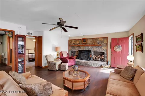 Living - 1180 Pattons Creek Rd, Pendleton, KY 40055 photo 3 of 5