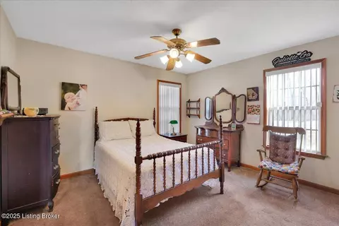 Bedroom - 1180 Pattons Creek Rd, Pendleton, KY 40055 photo 5 of 9