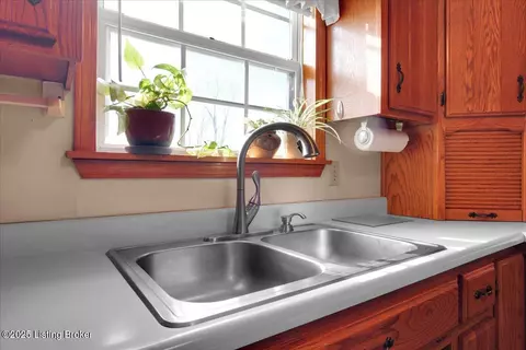 Kitchen - 1180 Pattons Creek Rd, Pendleton, KY 40055 photo 5 of 7