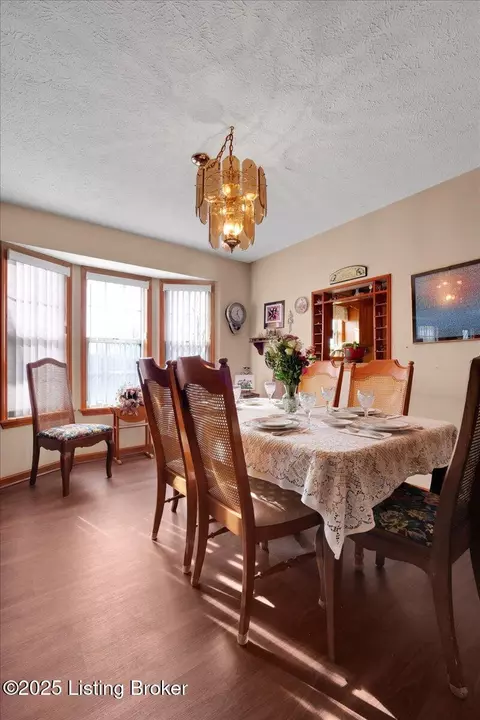 Dining - 1180 Pattons Creek Rd, Pendleton, KY 40055 photo 4 of 5