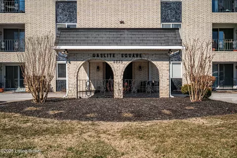 4825 Sherburn Ln UNIT 101-B, Louisville, KY 40207