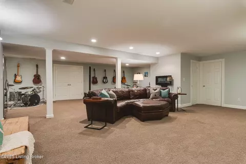 6905 Windham Pkwy, Prospect, KY 40059 photo 41
