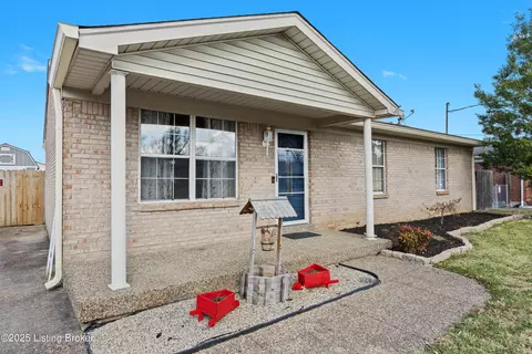 5511 Binbrook Dr, Louisville, KY 40216