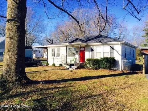 10308 La Plaza Dr, Louisville, KY 40272