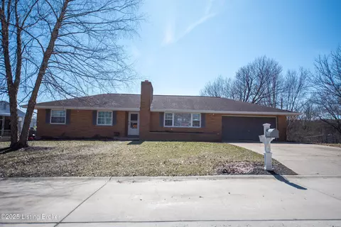 29 Walnut Hall Dr, Independence, KY 41051