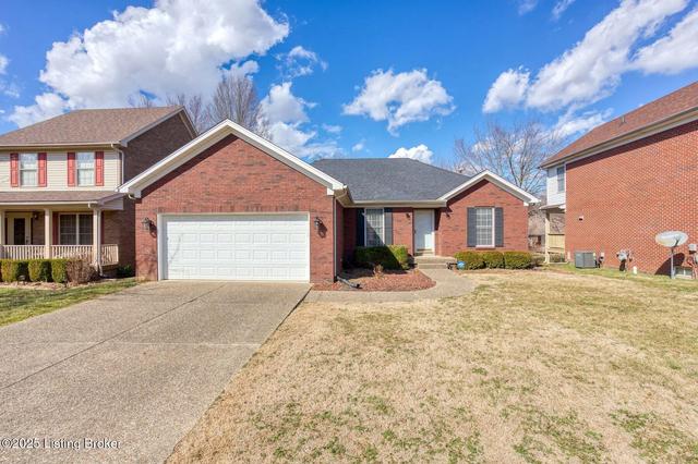 9025 Auburn Woods Rd, Louisville, KY 40214