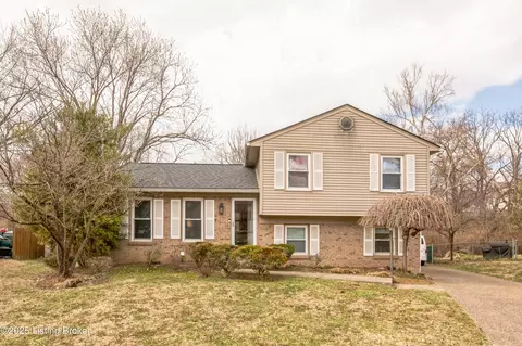 8800 High Point Cir, Louisville, KY 40299