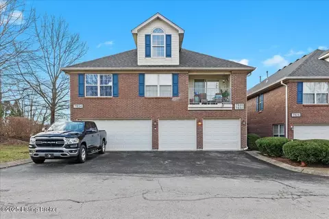 7930 Grand Cascade Dr, Louisville, KY 40228