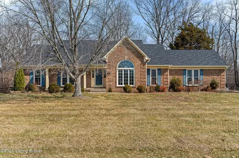 4640 Grand Dell Dr, Crestwood, KY 40014