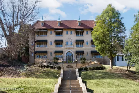 2519 Cherokee Pkwy #9, Louisville, KY 40204