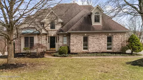 7008 Wooded Meadow Rd, Louisville, KY 40241