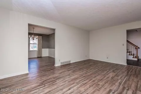 Living - 9007 Henry Clay Dr, Louisville, KY 40242 photo 1 of 4