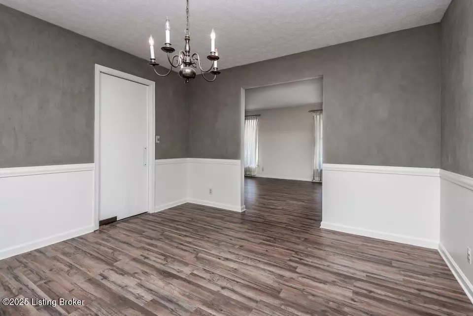Dining - 9007 Henry Clay Dr, Louisville, KY 40242 photo 1 of 2