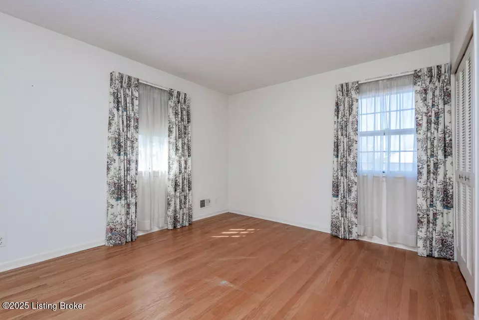 Bedroom - 9007 Henry Clay Dr, Louisville, KY 40242 photo 1 of 5