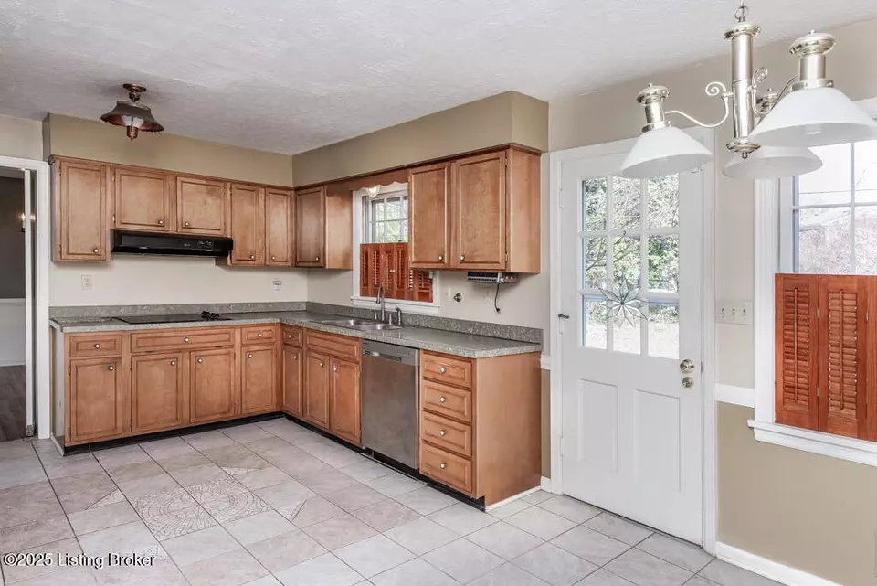 Kitchen - 9007 Henry Clay Dr, Louisville, KY 40242 photo 1 of 3