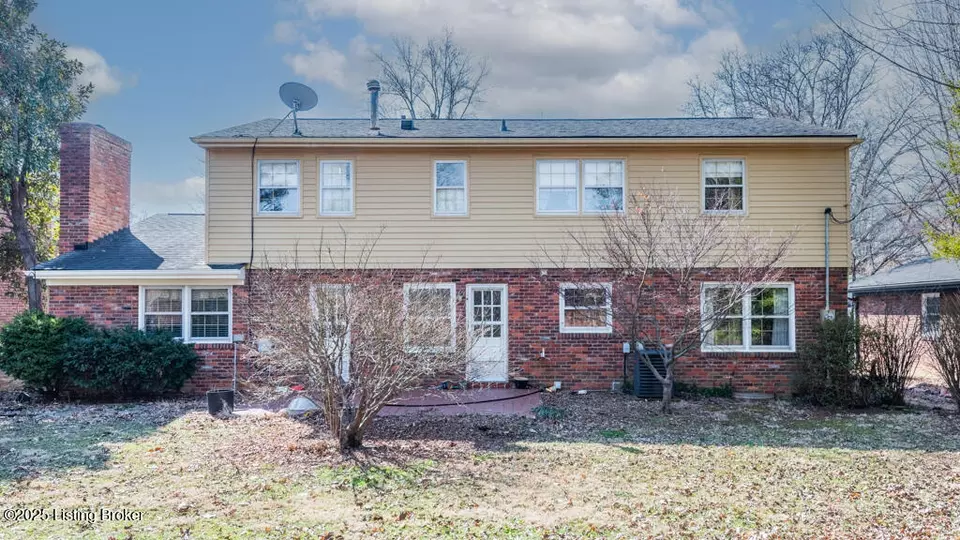 Exterior - 9007 Henry Clay Dr, Louisville, KY 40242 photo 2 of 3
