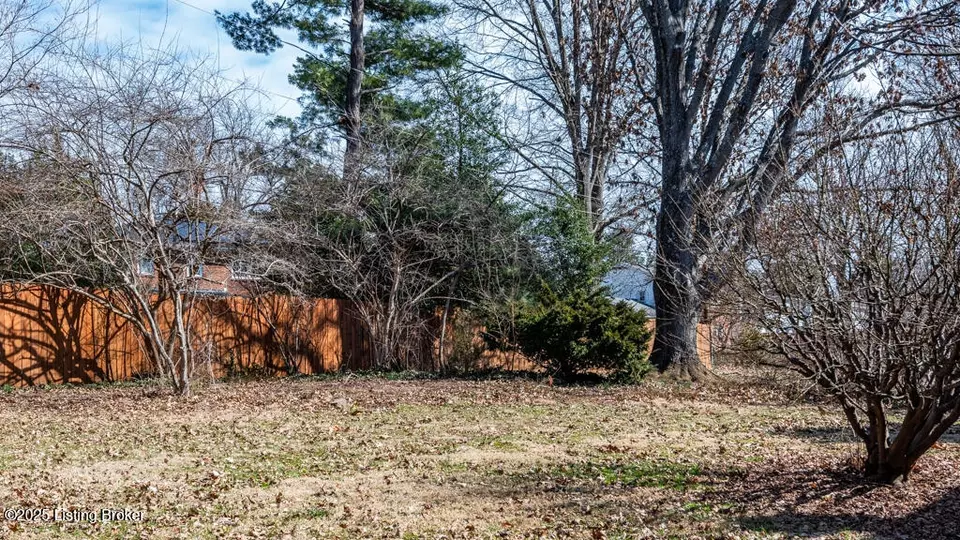 Exterior - 9007 Henry Clay Dr, Louisville, KY 40242 photo 3 of 3