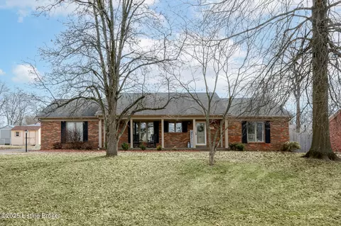139 Crews Dr, Louisville, KY 40218