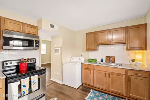4626 E Indian Trl, Louisville, KY 40213