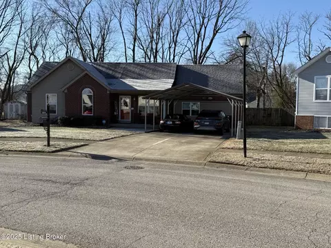 4804 Greenvale Cir, Louisville, KY 40272