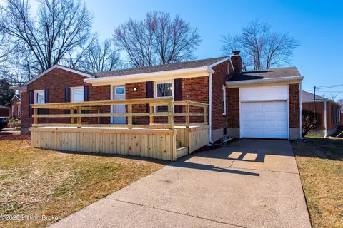 5400 Sprucewood Ct, Louisville, KY 40291
