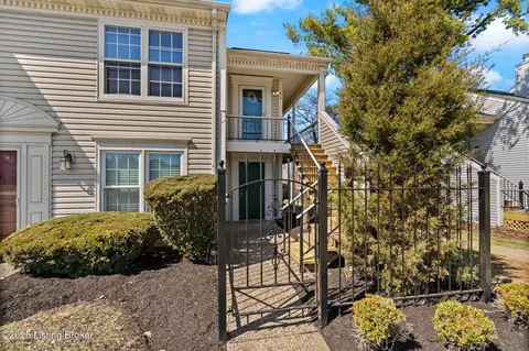 614 Cambridge Station Rd, Louisville, KY 40223