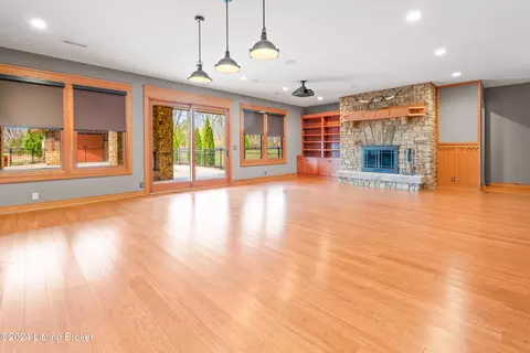 Living - 9306 Deepa Dr, Prospect, KY 40059 photo 6 of 11
