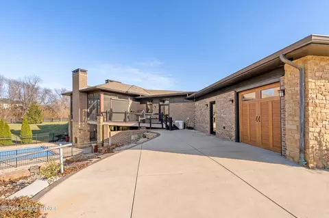 Exterior - 9306 Deepa Dr, Prospect, KY 40059 photo 14 of 24