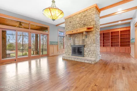 Living - 9306 Deepa Dr, Prospect, KY 40059 photo 2 of 11