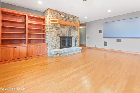 Living - 9306 Deepa Dr, Prospect, KY 40059 photo 11 of 11