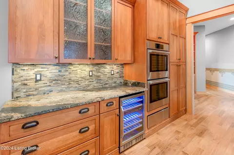Kitchen - 9306 Deepa Dr, Prospect, KY 40059 photo 4 of 4