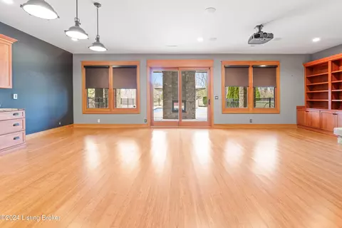 Living - 9306 Deepa Dr, Prospect, KY 40059 photo 9 of 11