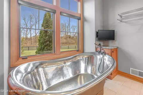 Bath - 9306 Deepa Dr, Prospect, KY 40059 photo 1 of 6