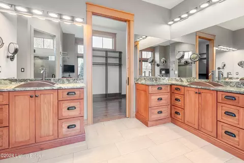 Bath - 9306 Deepa Dr, Prospect, KY 40059 photo 2 of 6