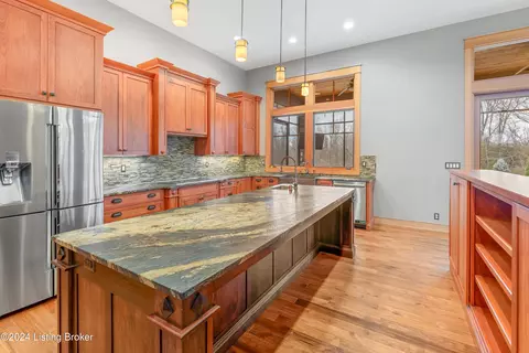 Kitchen - 9306 Deepa Dr, Prospect, KY 40059 photo 2 of 4