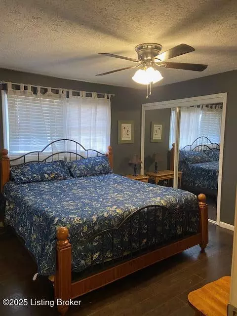 Bedroom - 7657 Loretto Rd, Loretto, KY 40037 photo 2 of 4