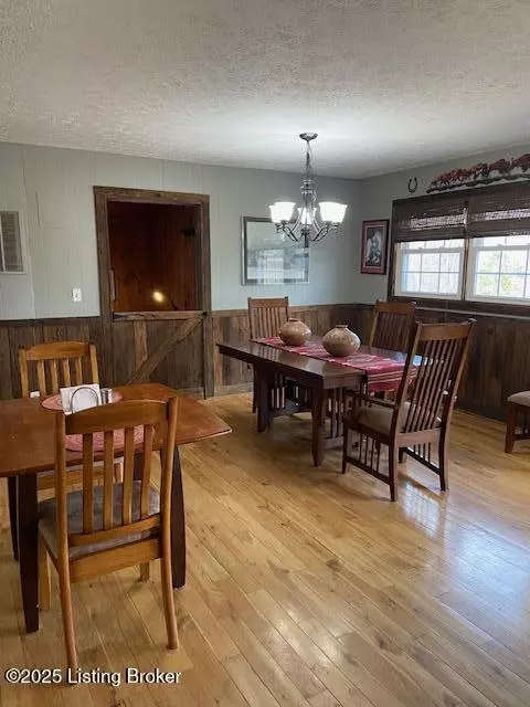 Dining - 7657 Loretto Rd, Loretto, KY 40037 photo 1 of 3