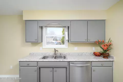 Kitchen - 161 Eathan Ct, Mount Washington, KY 40047 photo 1 of 3