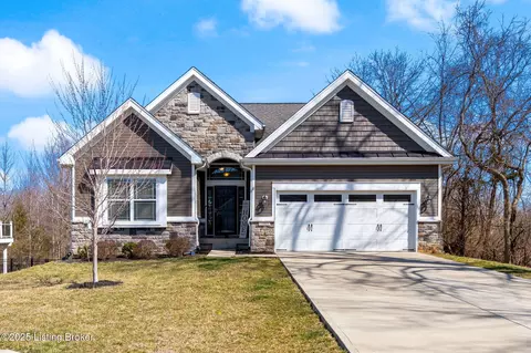 2001 Meadows Edge Ln, Louisville, KY 40245